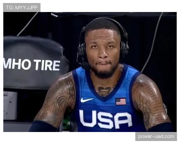 利拉德休赛期天天喝蛋白粉当水，结果夏天晒出的腹肌让队友以为他偷偷打了激素